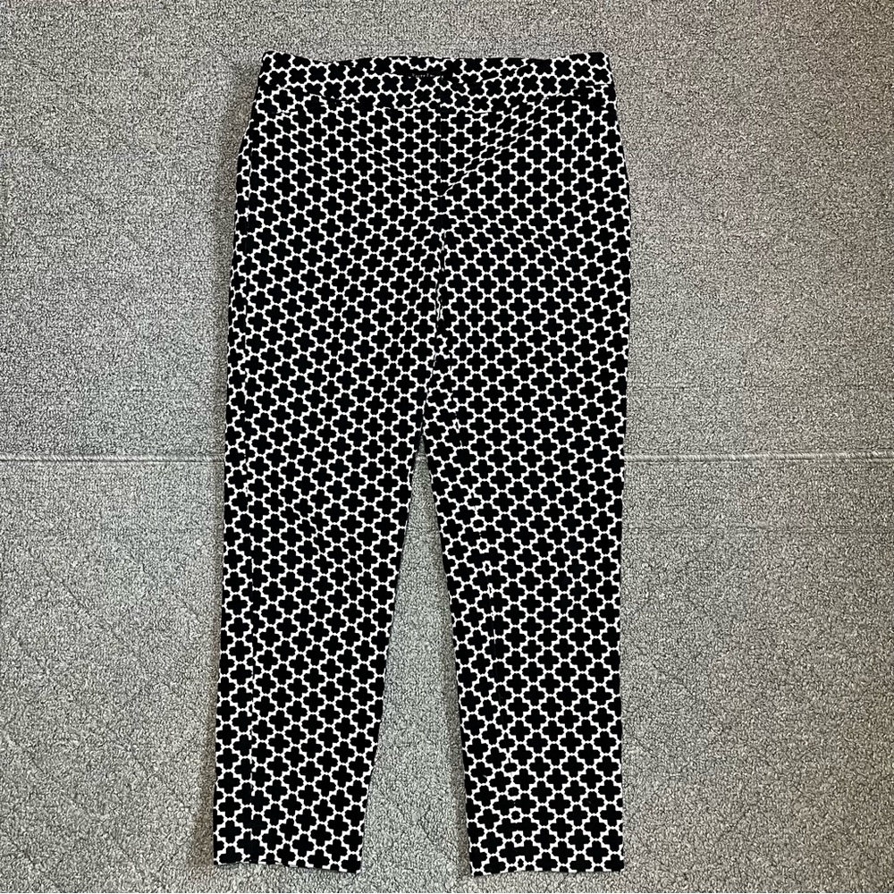White House Black Market Black and White Cropped Patterned Pants